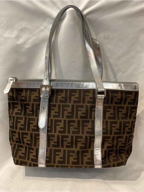 Fendi Handbags - Fendi Tote